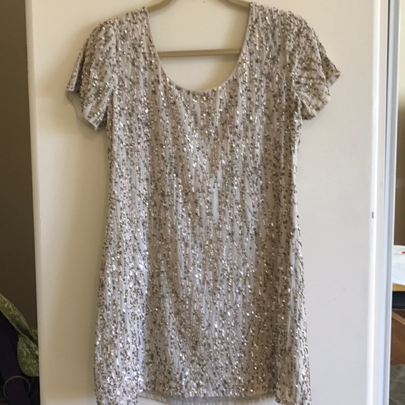 Dress - Picture 4 of 4